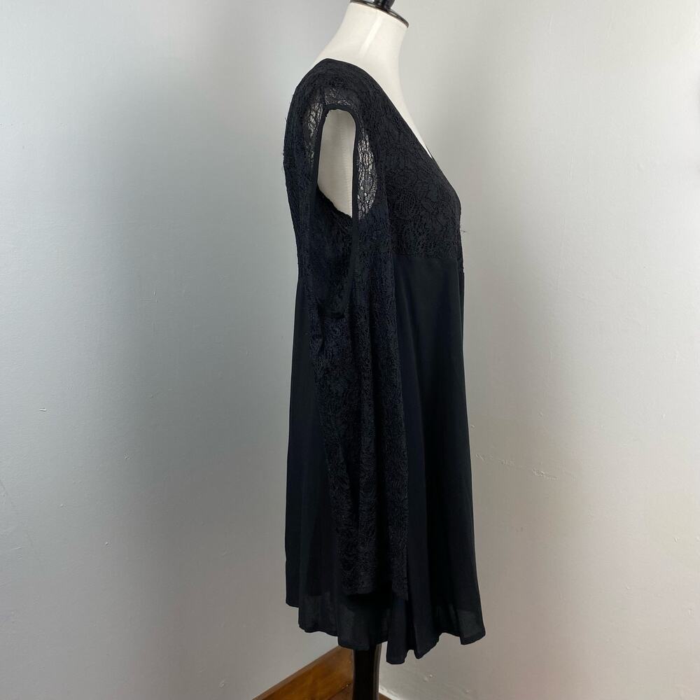 Minkpink Solid Black Lace Long Sleeve Cold Shoulder Mini Dress Medium NEW - Picture 3 of 8